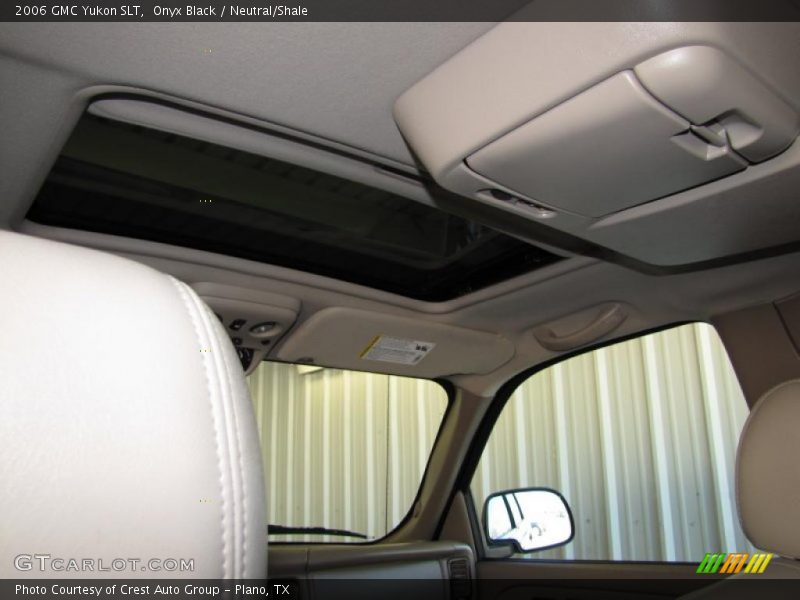 Onyx Black / Neutral/Shale 2006 GMC Yukon SLT