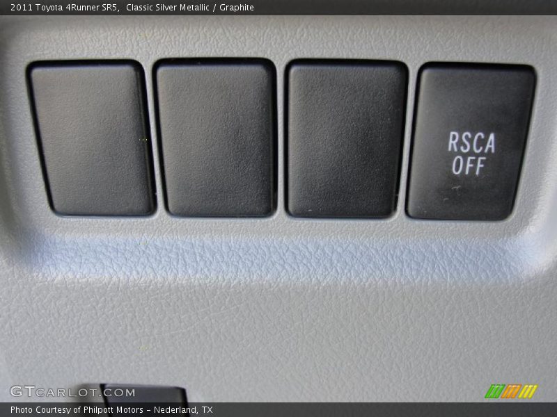 Classic Silver Metallic / Graphite 2011 Toyota 4Runner SR5