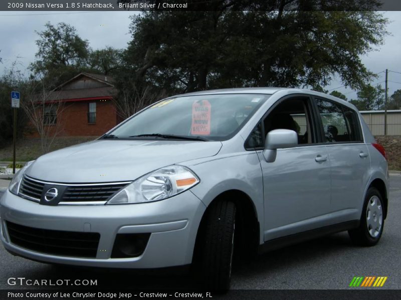 Brillant Silver / Charcoal 2009 Nissan Versa 1.8 S Hatchback