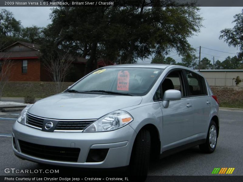 Brillant Silver / Charcoal 2009 Nissan Versa 1.8 S Hatchback