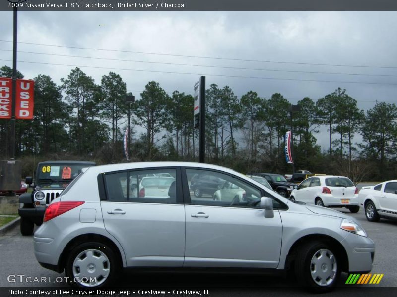 Brillant Silver / Charcoal 2009 Nissan Versa 1.8 S Hatchback