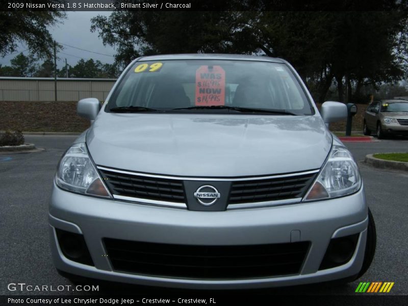 Brillant Silver / Charcoal 2009 Nissan Versa 1.8 S Hatchback