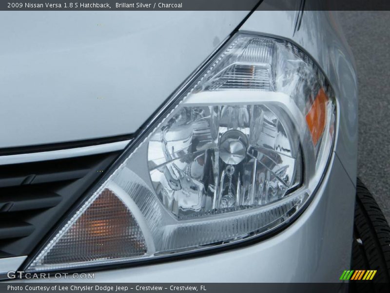 Brillant Silver / Charcoal 2009 Nissan Versa 1.8 S Hatchback