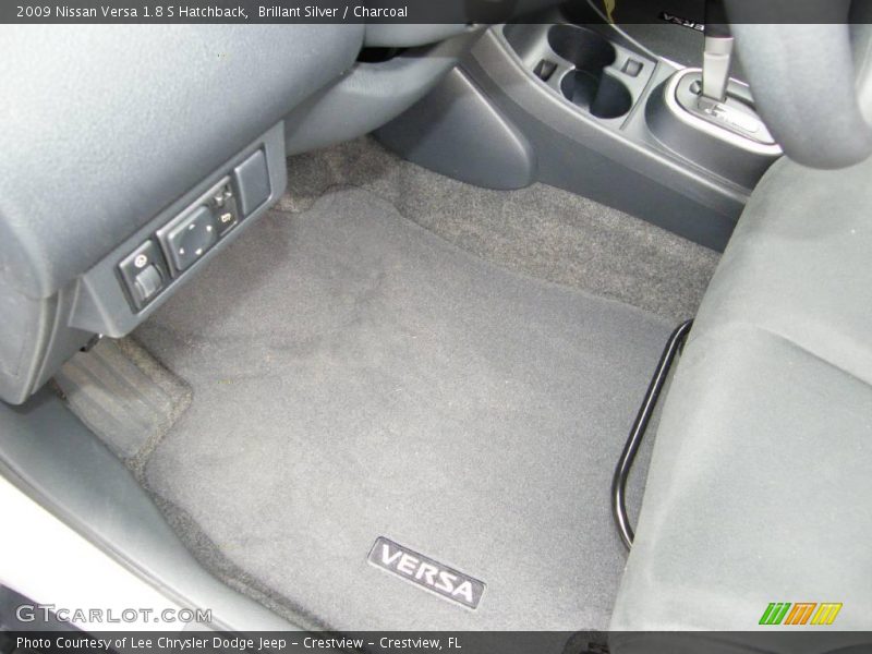 Brillant Silver / Charcoal 2009 Nissan Versa 1.8 S Hatchback