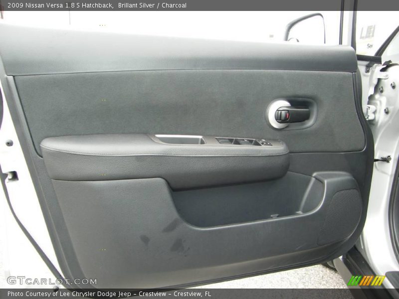 Brillant Silver / Charcoal 2009 Nissan Versa 1.8 S Hatchback