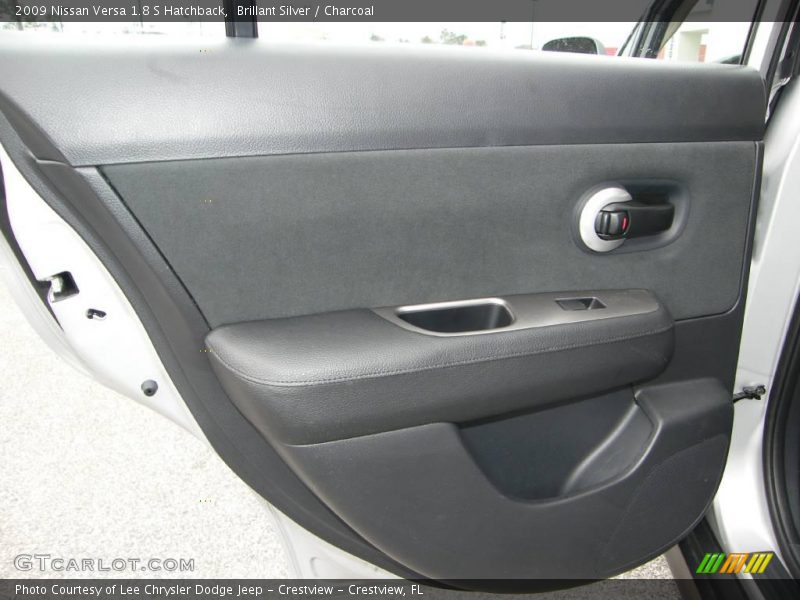 Brillant Silver / Charcoal 2009 Nissan Versa 1.8 S Hatchback