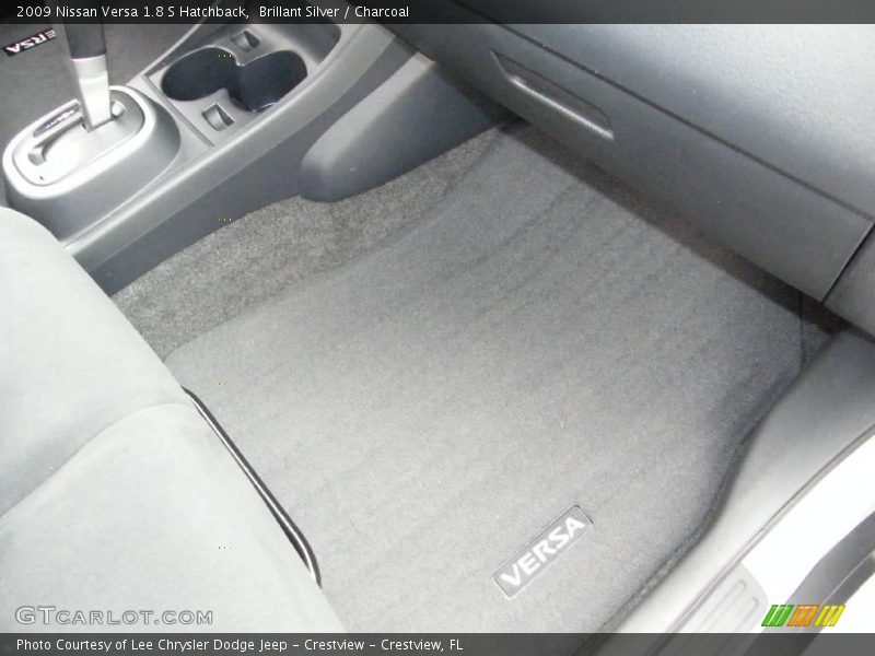 Brillant Silver / Charcoal 2009 Nissan Versa 1.8 S Hatchback