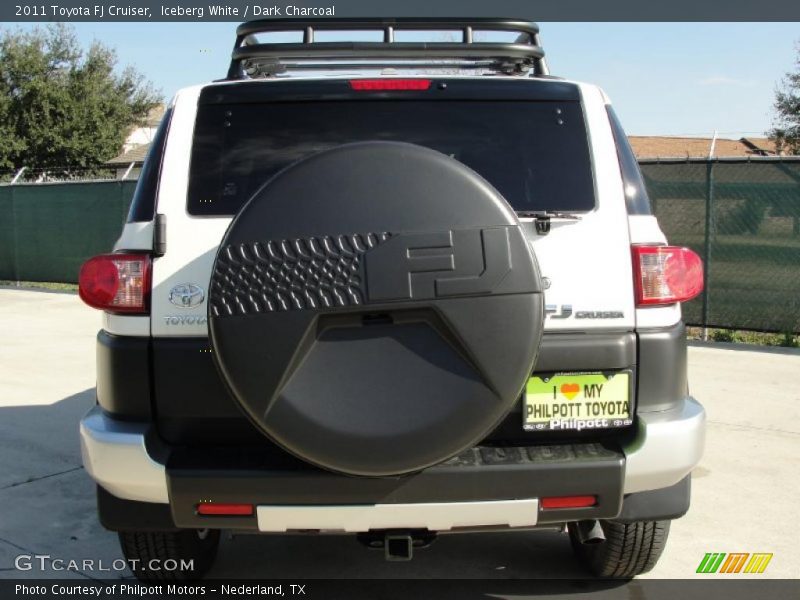 Iceberg White / Dark Charcoal 2011 Toyota FJ Cruiser