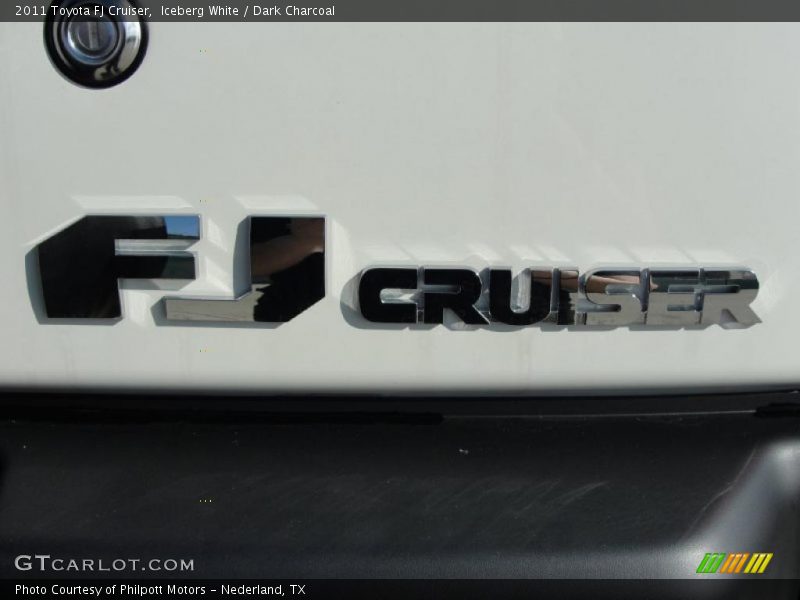 2011 FJ Cruiser  Logo