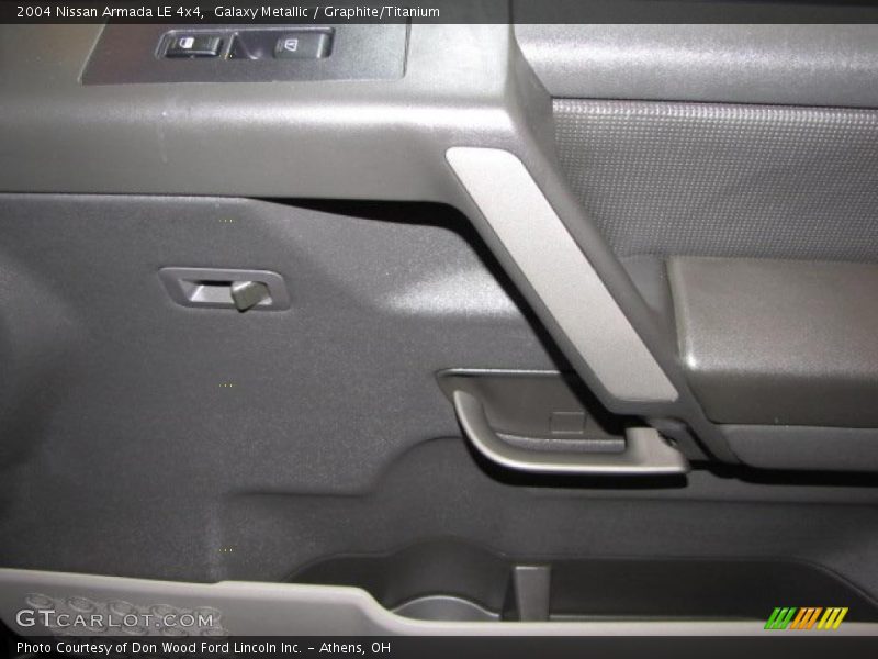 Galaxy Metallic / Graphite/Titanium 2004 Nissan Armada LE 4x4