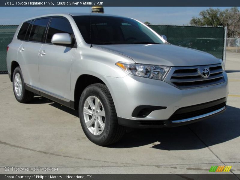Front 3/4 View of 2011 Highlander V6