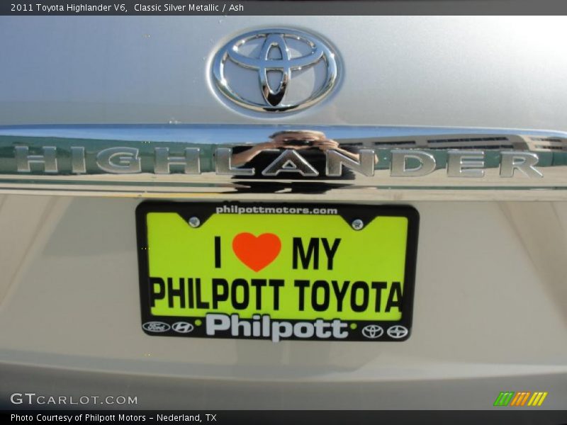 Classic Silver Metallic / Ash 2011 Toyota Highlander V6