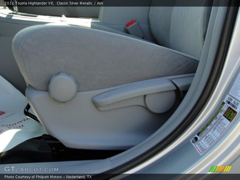 Classic Silver Metallic / Ash 2011 Toyota Highlander V6
