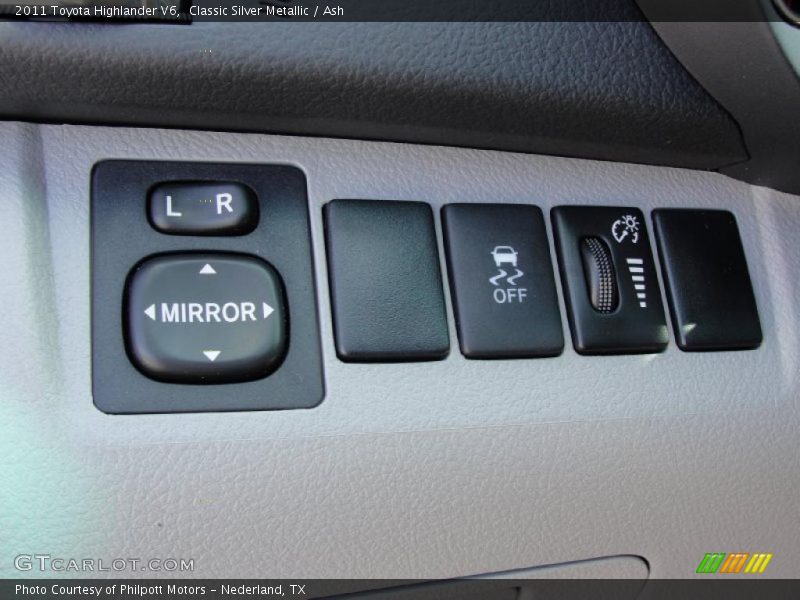 Controls of 2011 Highlander V6