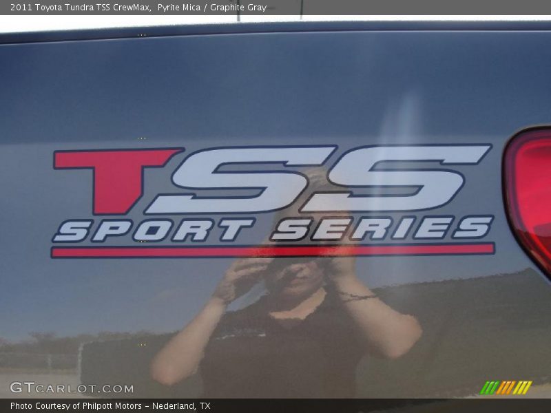  2011 Tundra TSS CrewMax Logo