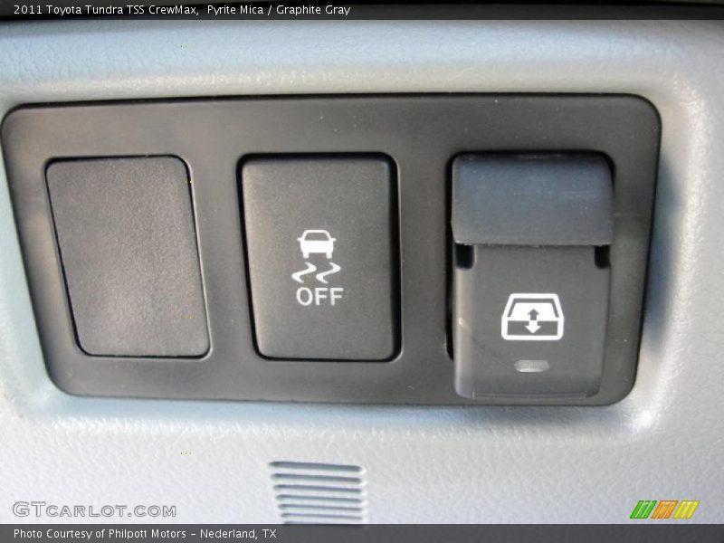 Controls of 2011 Tundra TSS CrewMax