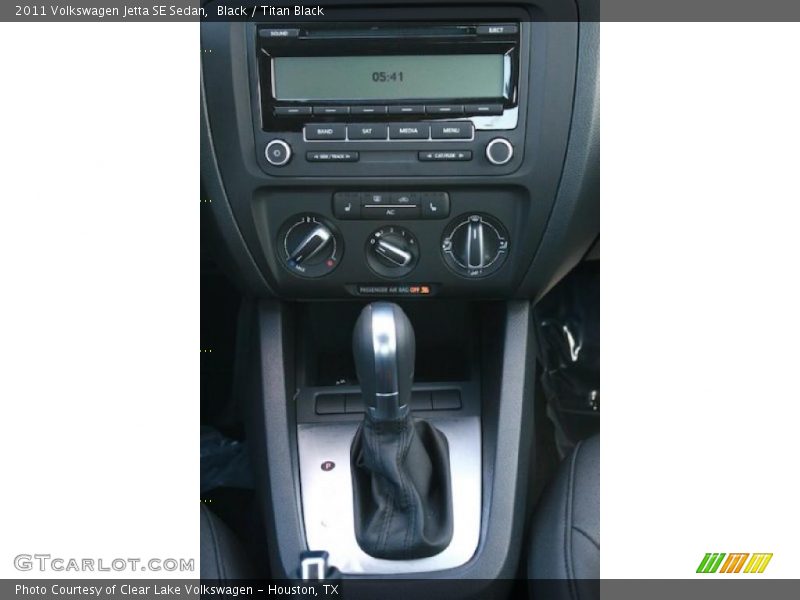 Black / Titan Black 2011 Volkswagen Jetta SE Sedan