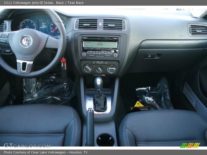 Black / Titan Black 2011 Volkswagen Jetta SE Sedan