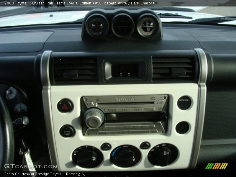 Iceberg White / Dark Charcoal 2008 Toyota FJ Cruiser Trail Teams Special Edition 4WD