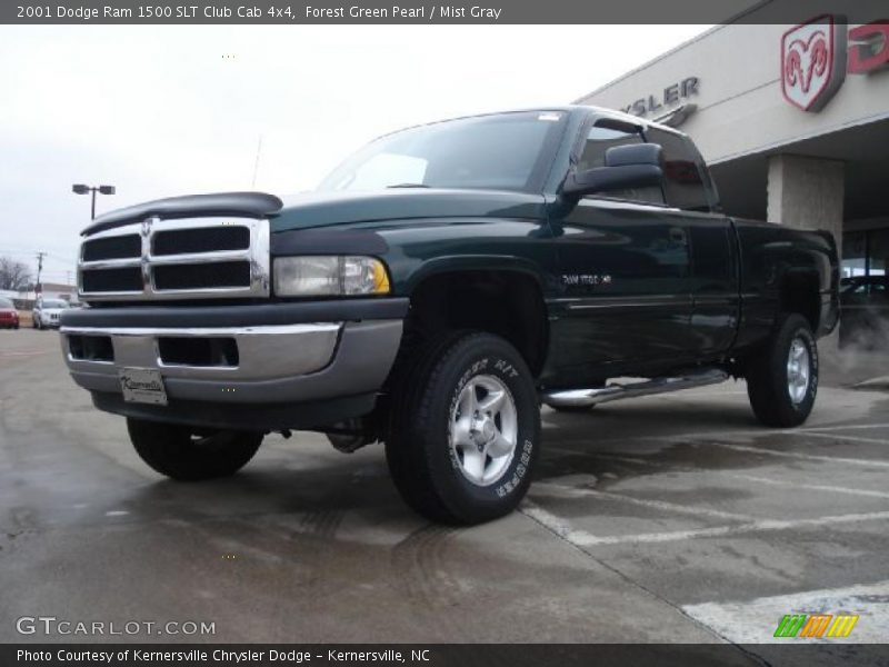 Front 3/4 View of 2001 Ram 1500 SLT Club Cab 4x4