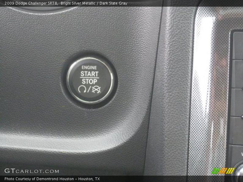 Bright Silver Metallic / Dark Slate Gray 2009 Dodge Challenger SRT8