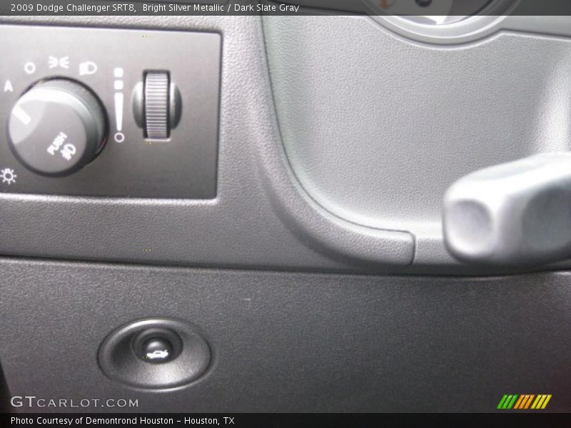 Bright Silver Metallic / Dark Slate Gray 2009 Dodge Challenger SRT8