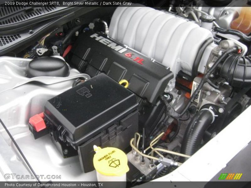 Bright Silver Metallic / Dark Slate Gray 2009 Dodge Challenger SRT8
