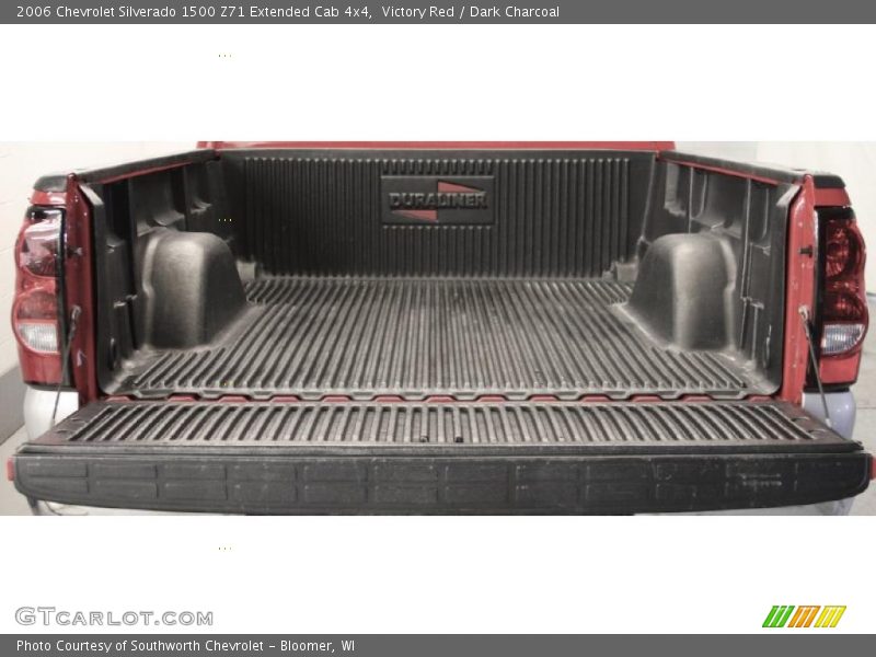 Victory Red / Dark Charcoal 2006 Chevrolet Silverado 1500 Z71 Extended Cab 4x4