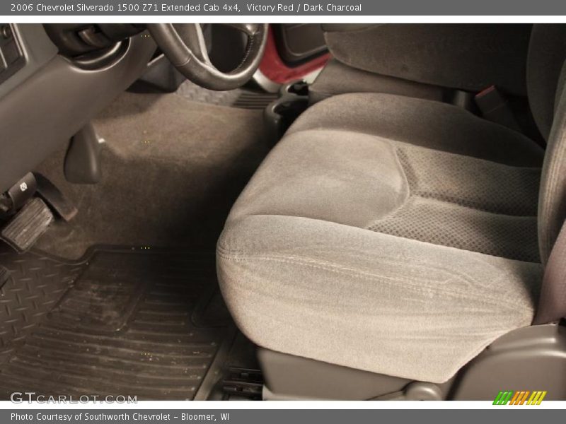 Victory Red / Dark Charcoal 2006 Chevrolet Silverado 1500 Z71 Extended Cab 4x4
