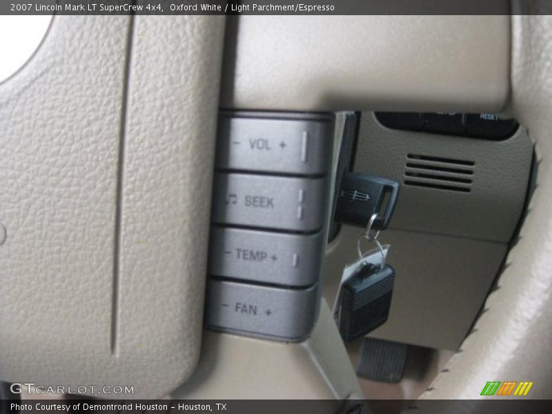 Oxford White / Light Parchment/Espresso 2007 Lincoln Mark LT SuperCrew 4x4