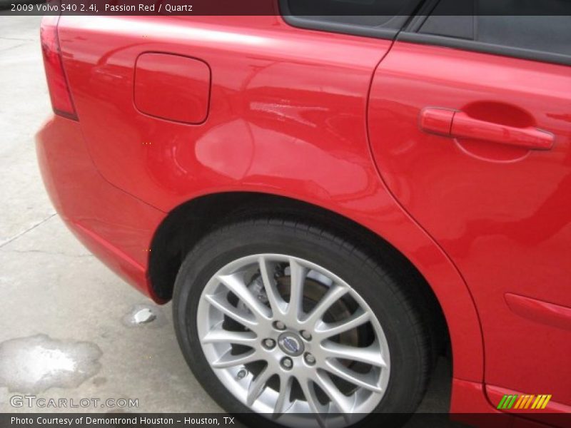 Passion Red / Quartz 2009 Volvo S40 2.4i