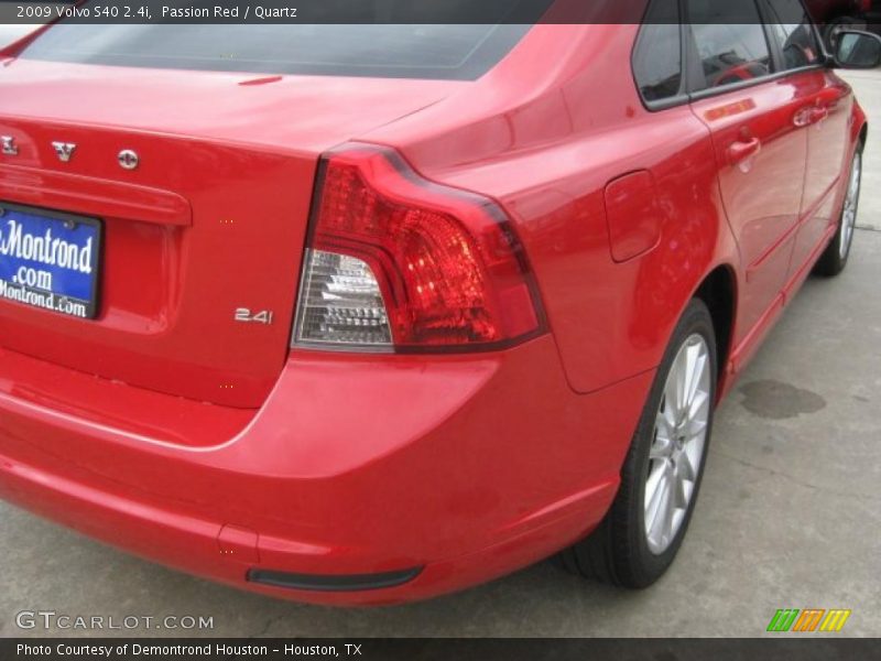 Passion Red / Quartz 2009 Volvo S40 2.4i