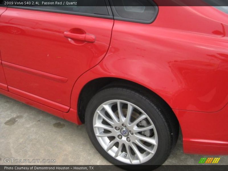 Passion Red / Quartz 2009 Volvo S40 2.4i