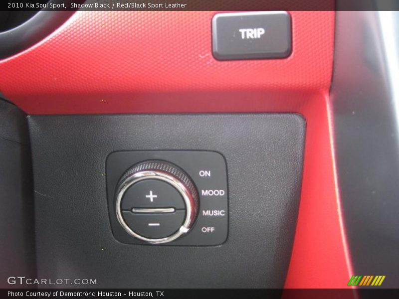 Shadow Black / Red/Black Sport Leather 2010 Kia Soul Sport