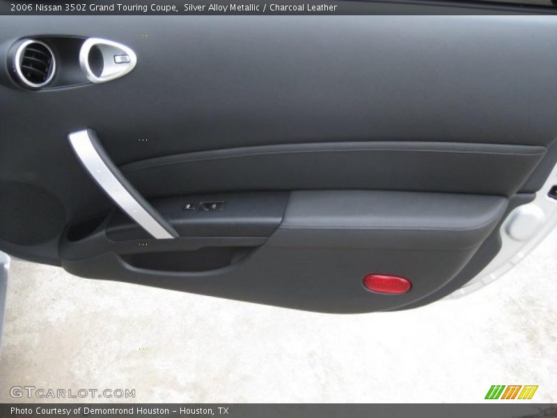 Door Panel of 2006 350Z Grand Touring Coupe