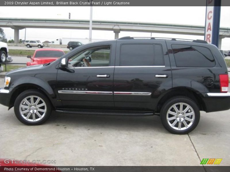 Brilliant Black Crystal Pearl / Light Graystone 2009 Chrysler Aspen Limited
