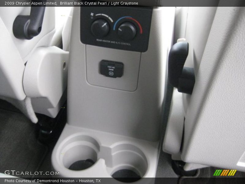 Brilliant Black Crystal Pearl / Light Graystone 2009 Chrysler Aspen Limited