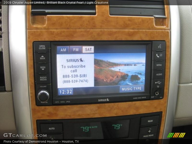 Brilliant Black Crystal Pearl / Light Graystone 2009 Chrysler Aspen Limited