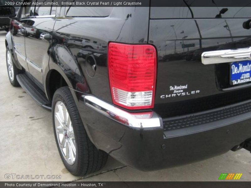 Brilliant Black Crystal Pearl / Light Graystone 2009 Chrysler Aspen Limited