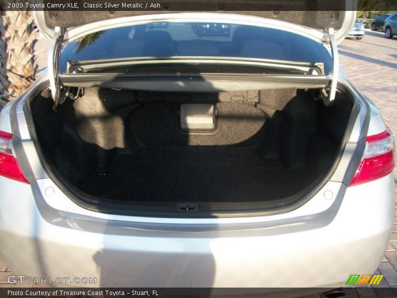 Classic Silver Metallic / Ash 2009 Toyota Camry XLE