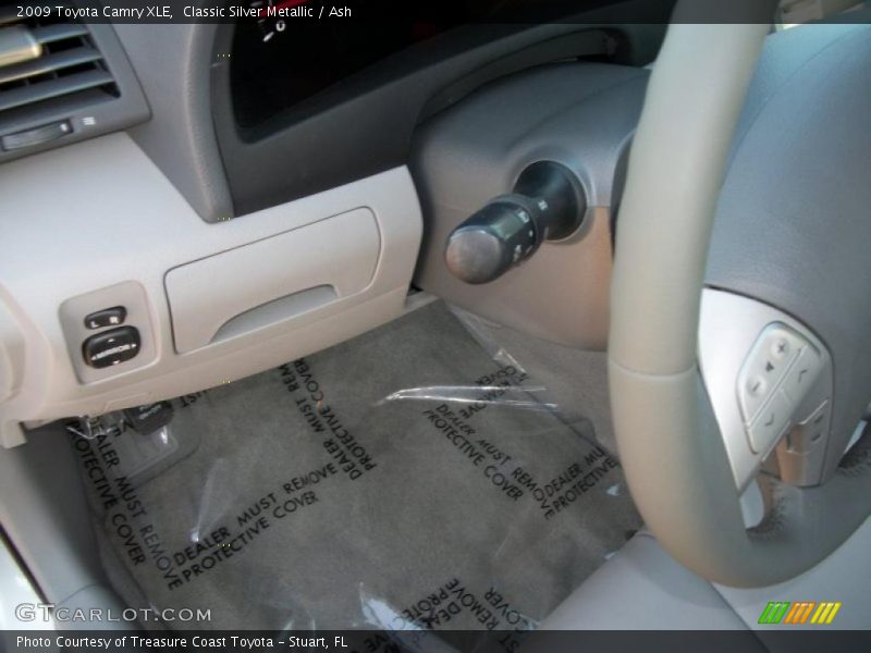 Classic Silver Metallic / Ash 2009 Toyota Camry XLE