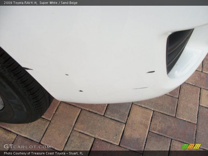 Super White / Sand Beige 2009 Toyota RAV4 I4