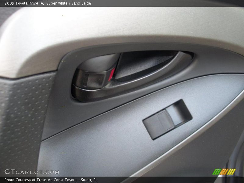 Super White / Sand Beige 2009 Toyota RAV4 I4