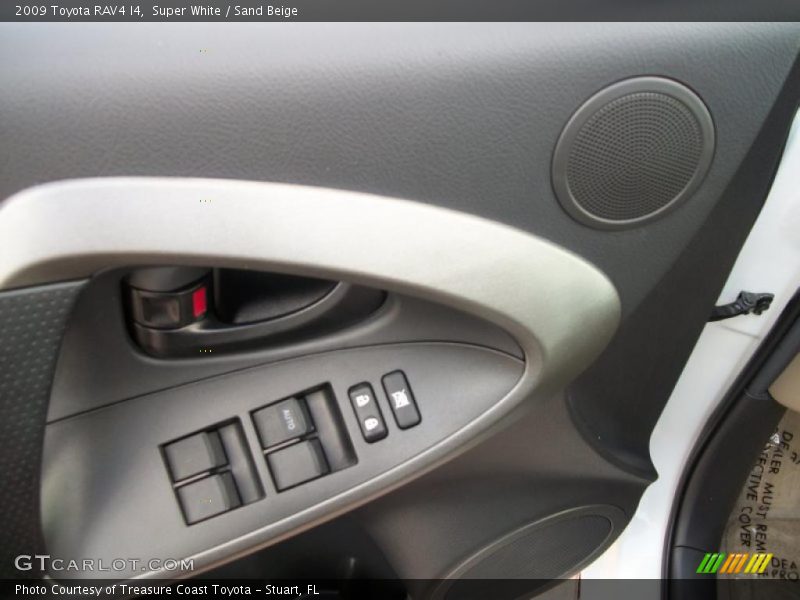 Super White / Sand Beige 2009 Toyota RAV4 I4