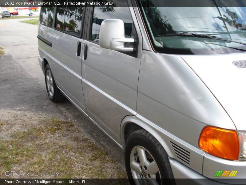 Reflex Silver Metallic / Gray 2002 Volkswagen EuroVan GLS