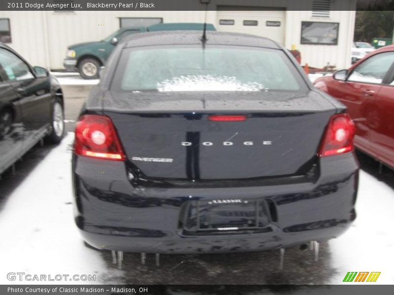 Blackberry Pearl / Black 2011 Dodge Avenger Lux