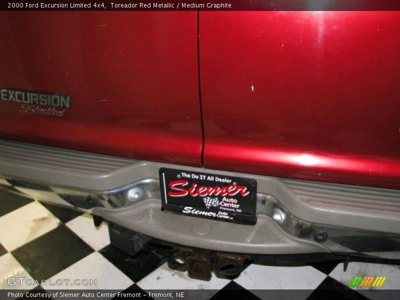 Toreador Red Metallic / Medium Graphite 2000 Ford Excursion Limited 4x4