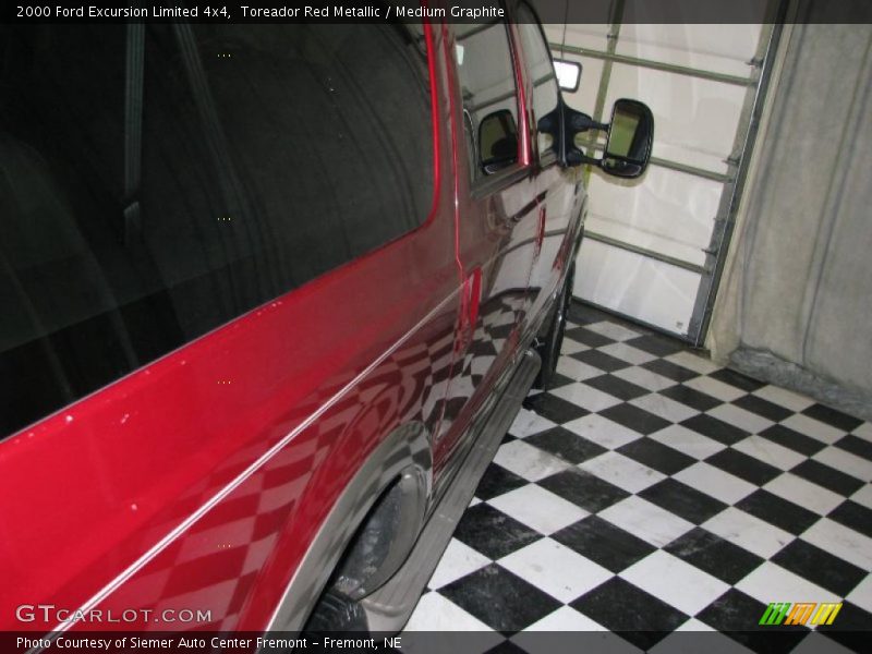 Toreador Red Metallic / Medium Graphite 2000 Ford Excursion Limited 4x4