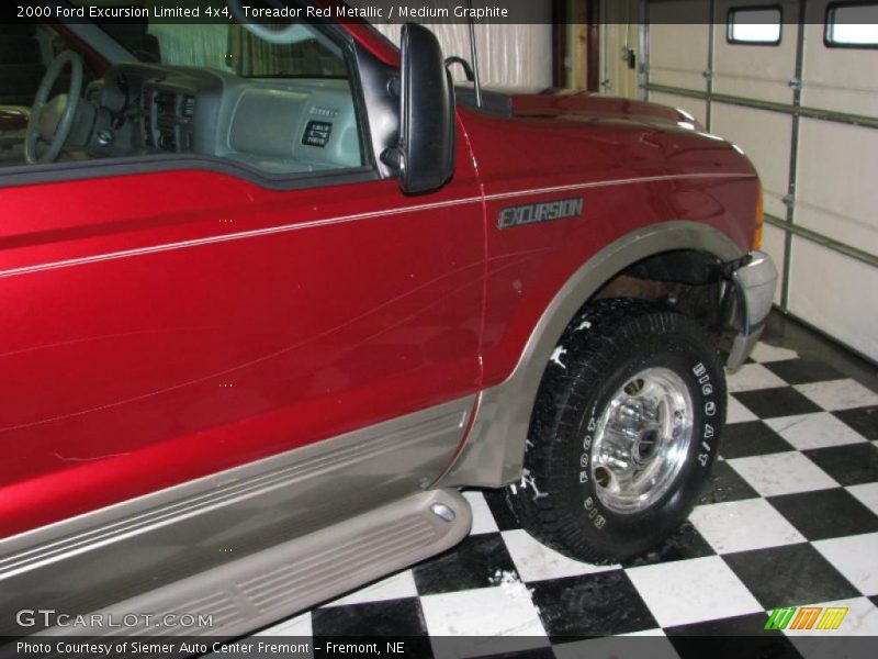 Toreador Red Metallic / Medium Graphite 2000 Ford Excursion Limited 4x4