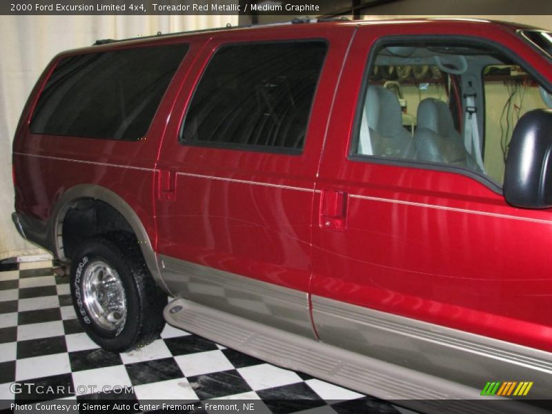 Toreador Red Metallic / Medium Graphite 2000 Ford Excursion Limited 4x4